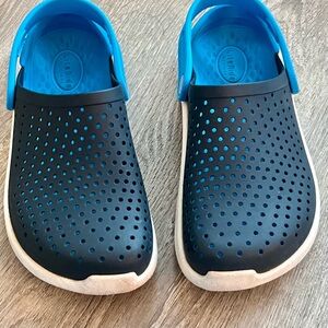 Crocs size youth 3